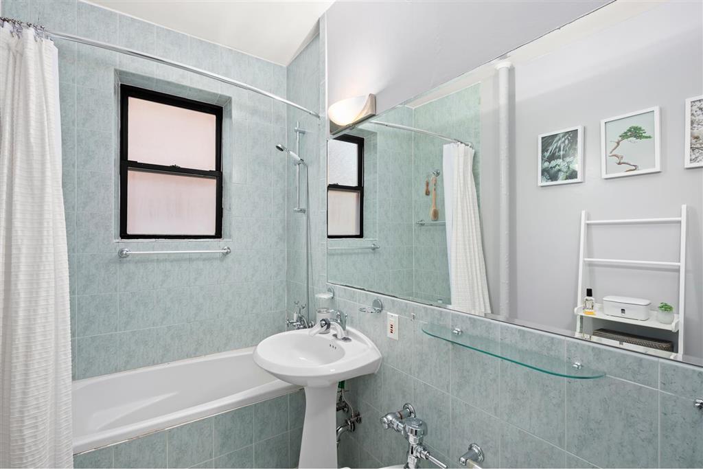84-12 35th Avenue 3E Jackson Heights Queens NY 11372
