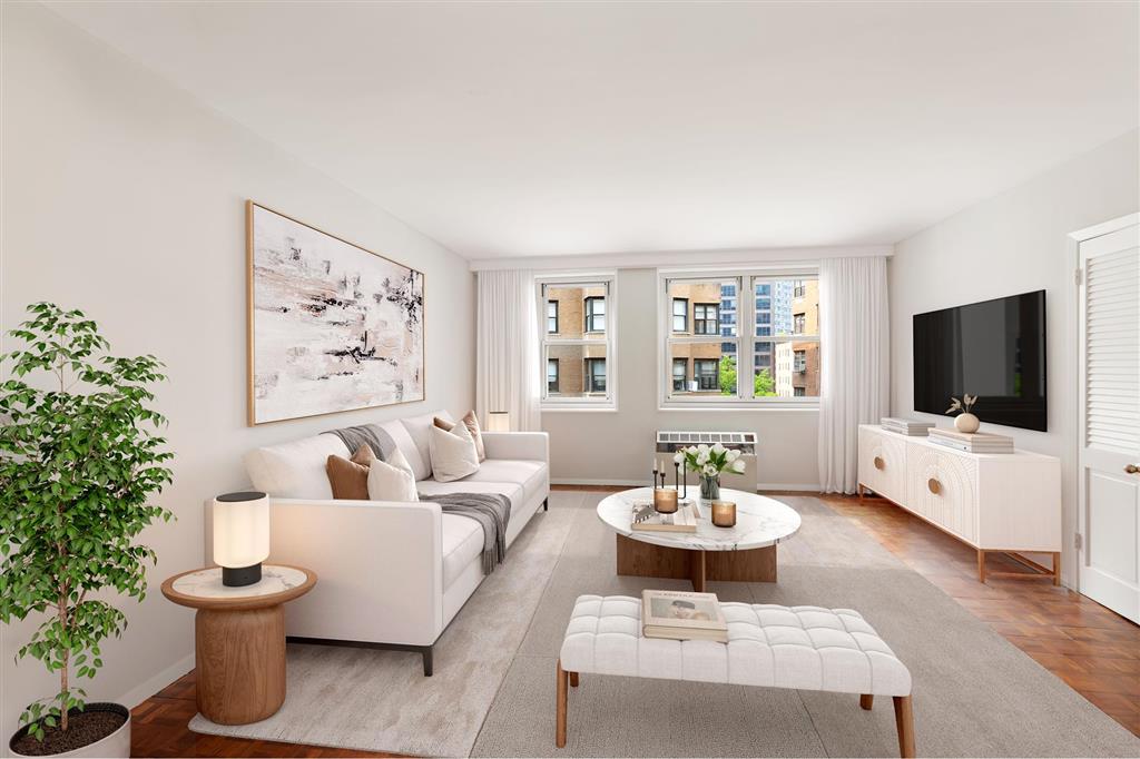 433 East 56th Street 8E Sutton Place New York, NY 10022