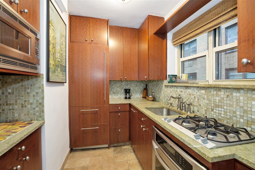 434 East 52nd Street 2D Beekman Place New York NY 10022