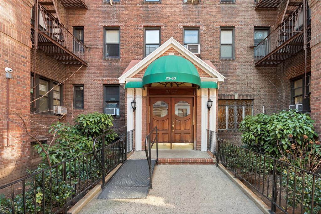 35-40 82nd Street 4E Jackson Heights Queens NY 11372