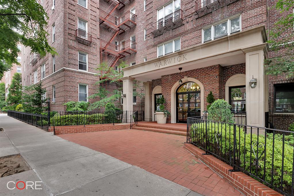 76-12 35th Avenue 5L Jackson Heights Queens, NY 11372