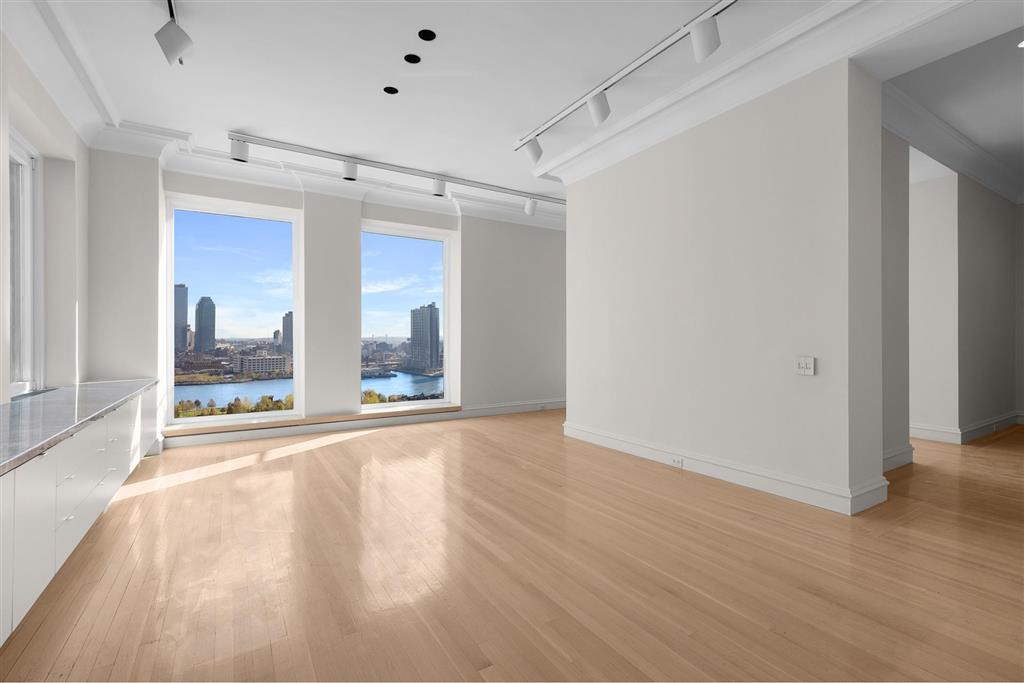 435 East 52nd Street 15A Beekman Place New York, NY 10022